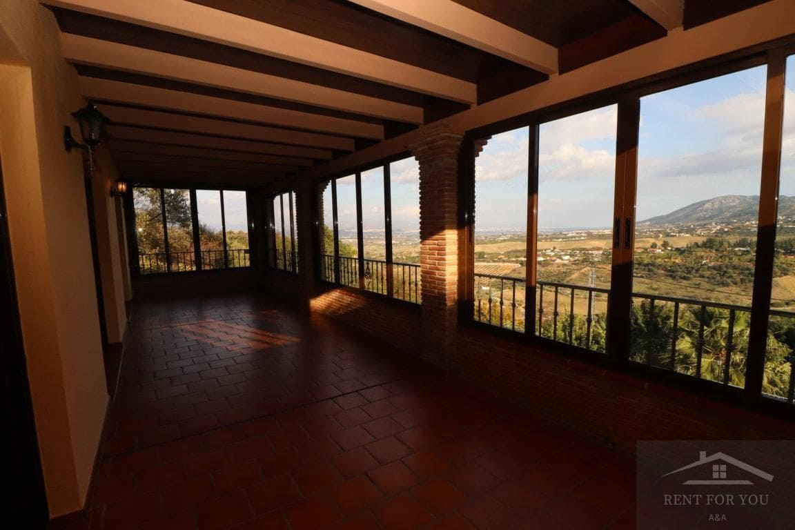 5 sypialnia Willa do wynajęcia w Alhaurin de la Torre z basenem - 4 800 € (Ref: 9092364)