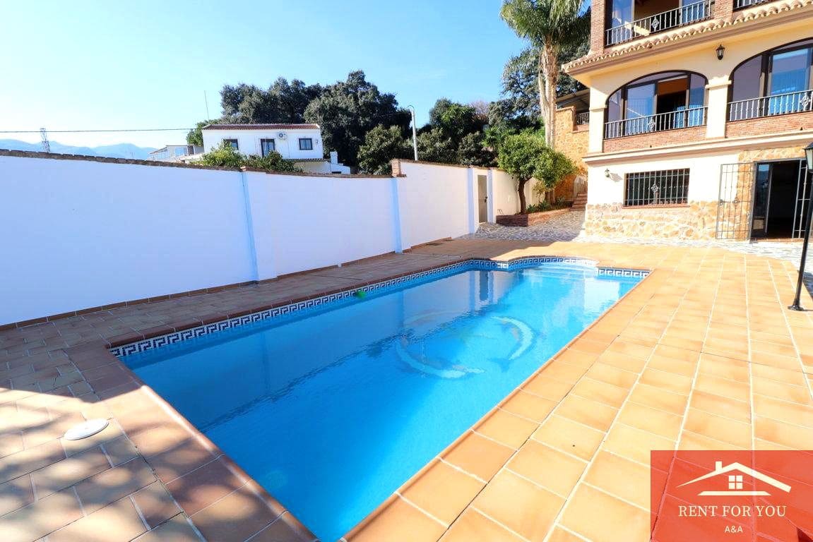 5 sypialnia Willa do wynajęcia w Alhaurin de la Torre z basenem - 4 200 € (Ref: 9092364)