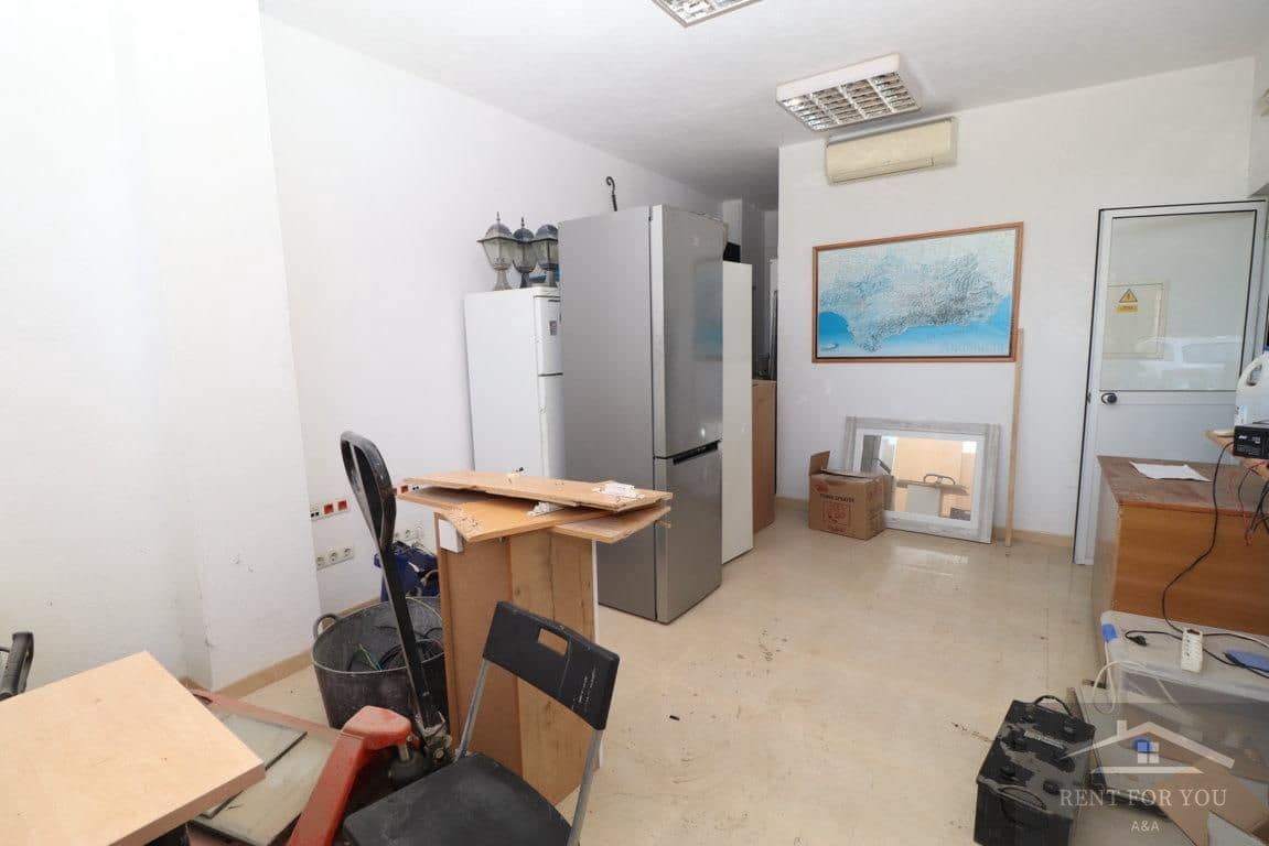 3 bedroom Commercial for rent in Coin - € 4,000 (Ref: 9167003)