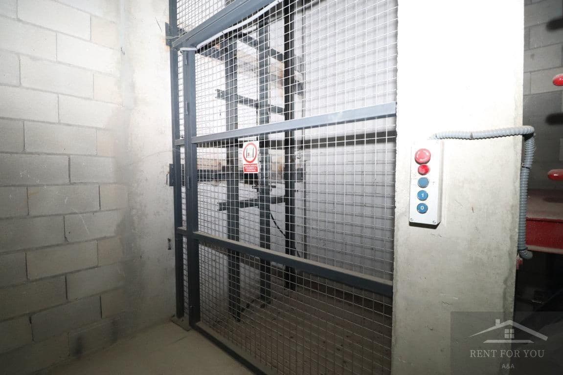 3 bedroom Commercial for rent in Coin - € 4,000 (Ref: 9167003)