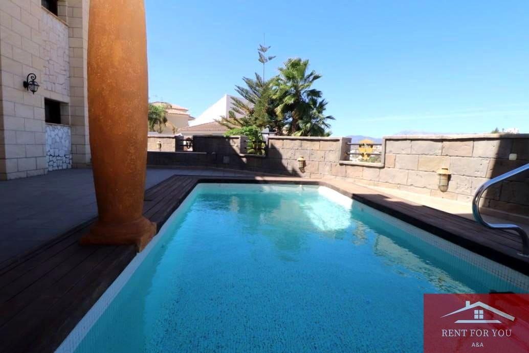 4 soveværelse Villa til leje i Coin med swimmingpool garage - € 4.500 (Ref: 9219508)