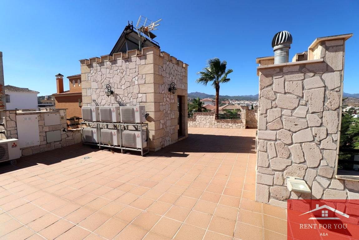 4 soveværelse Villa til leje i Coin med swimmingpool garage - € 4.500 (Ref: 9219508)