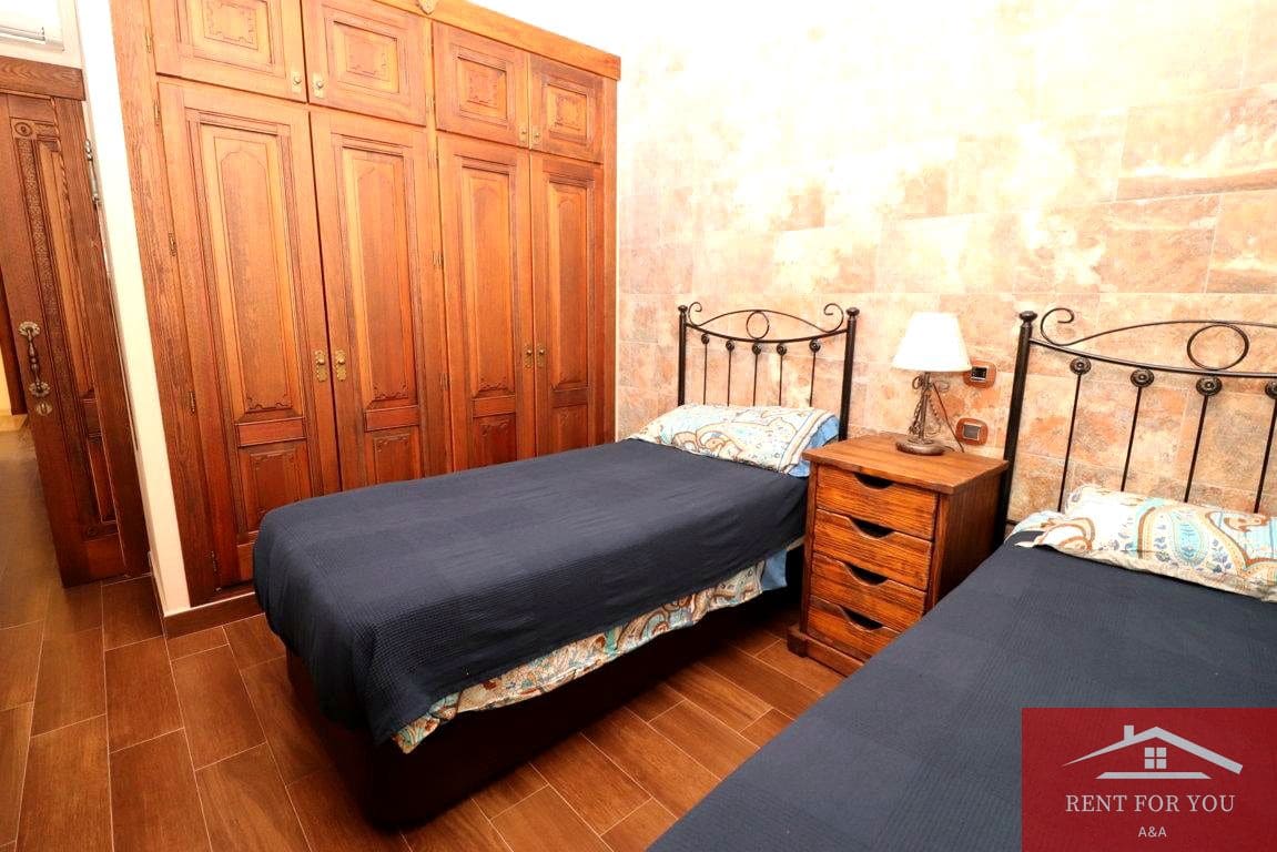 4 soveværelse Villa til leje i Coin med swimmingpool garage - € 4.500 (Ref: 9219508)