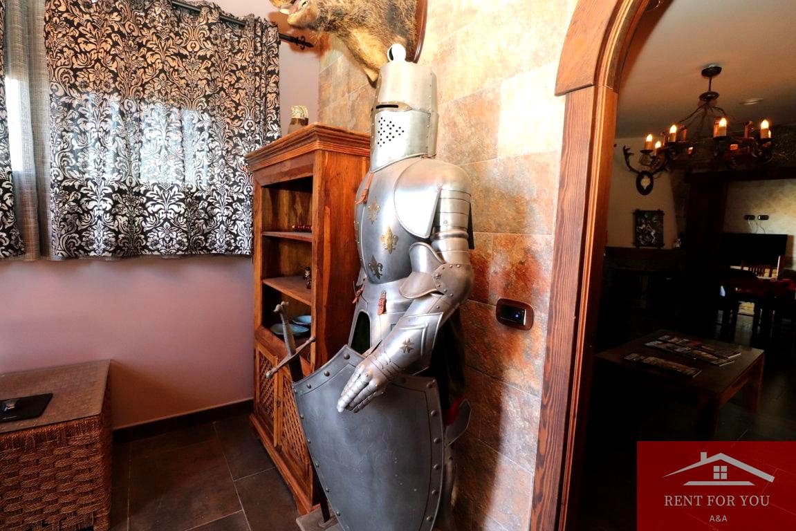 4 soveværelse Villa til leje i Coin med swimmingpool garage - € 4.500 (Ref: 9219508)