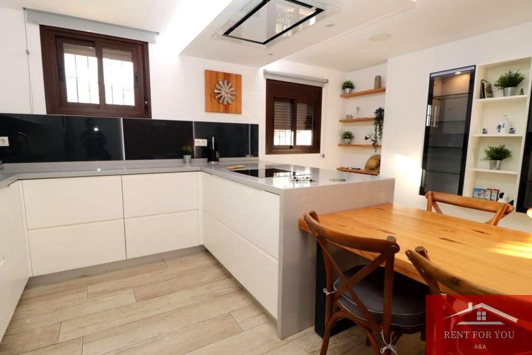 3 quarto Moradia para arrendar em Coin com garagem - 1 250 € (Ref: 9263891)