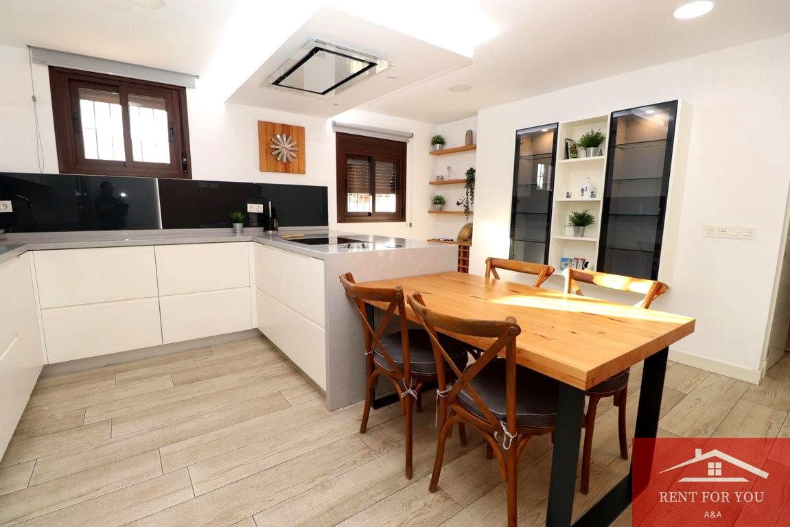 3 quarto Moradia para arrendar em Coin com garagem - 1 250 € (Ref: 9263891)