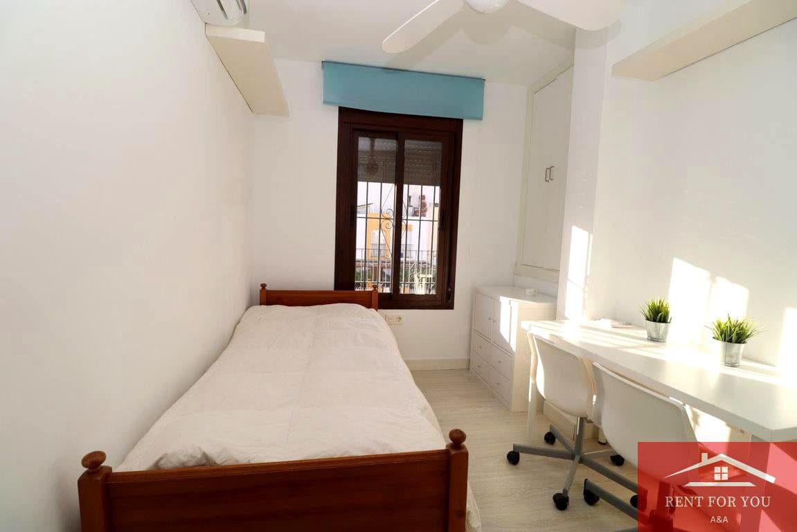 3 quarto Moradia para arrendar em Coin com garagem - 1 250 € (Ref: 9263891)