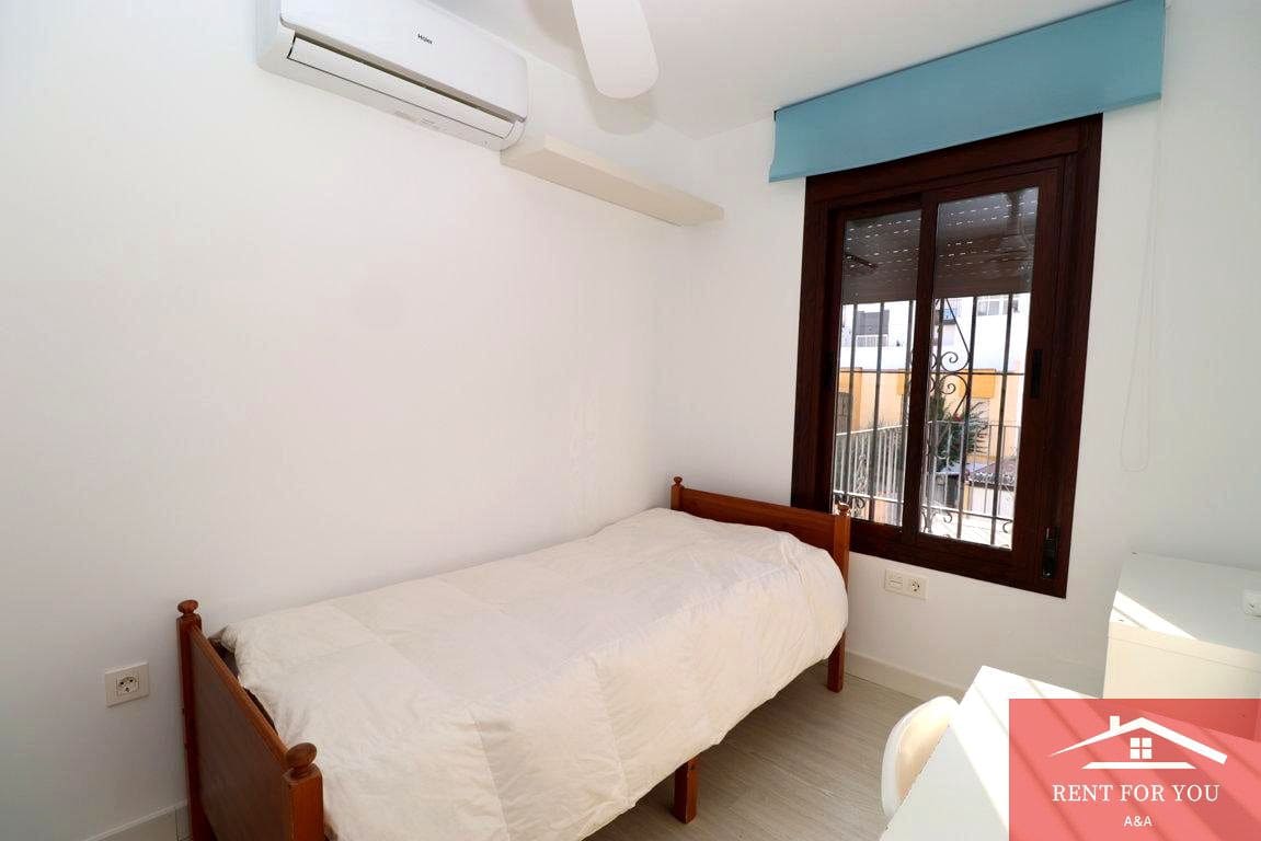3 quarto Moradia para arrendar em Coin com garagem - 1 250 € (Ref: 9263891)