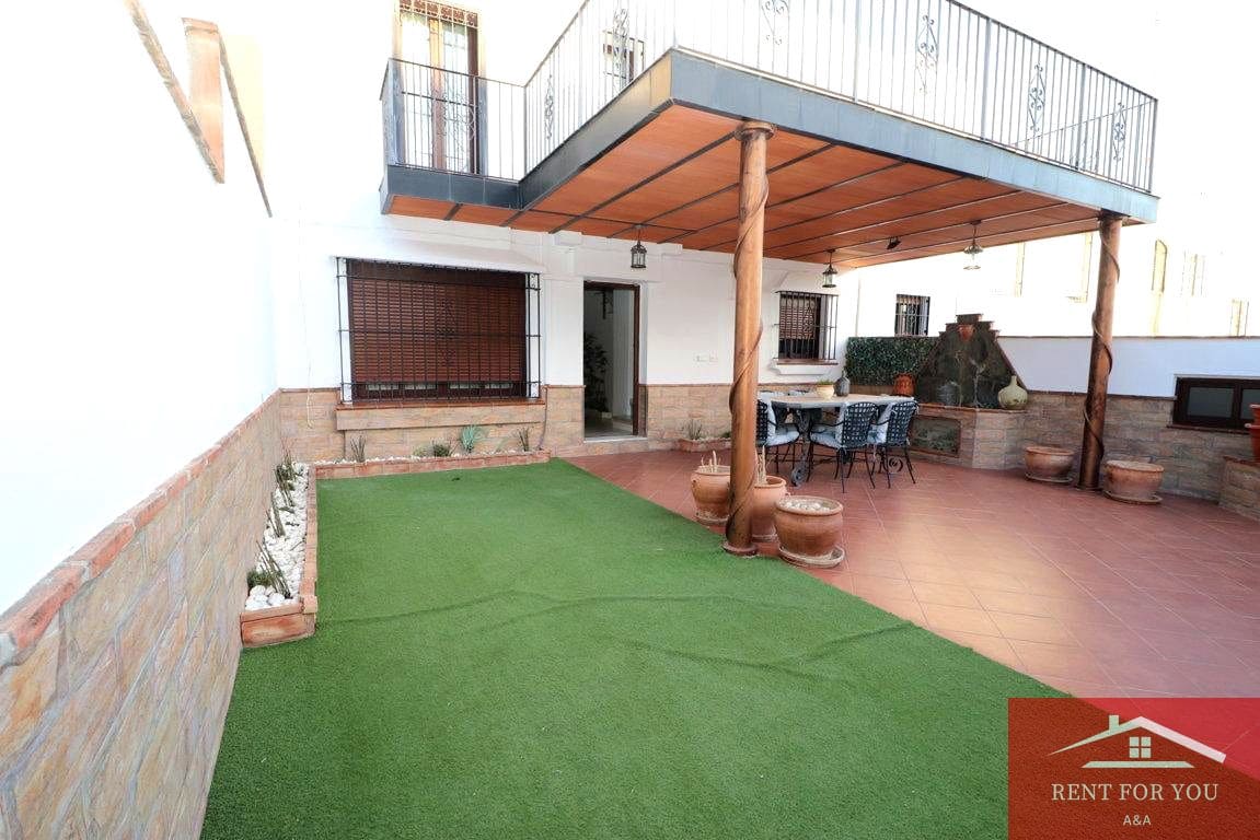 3 quarto Moradia para arrendar em Coin com garagem - 1 250 € (Ref: 9263891)