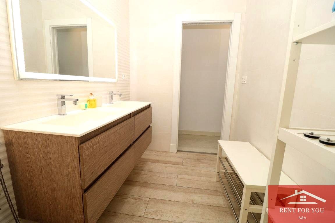 3 quarto Moradia para arrendar em Coin com garagem - 1 250 € (Ref: 9263891)