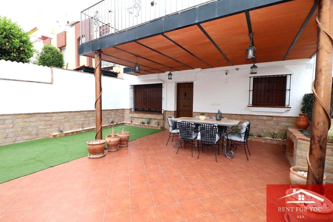 3 quarto Moradia para arrendar em Coin com garagem - 1 250 € (Ref: 9263891)