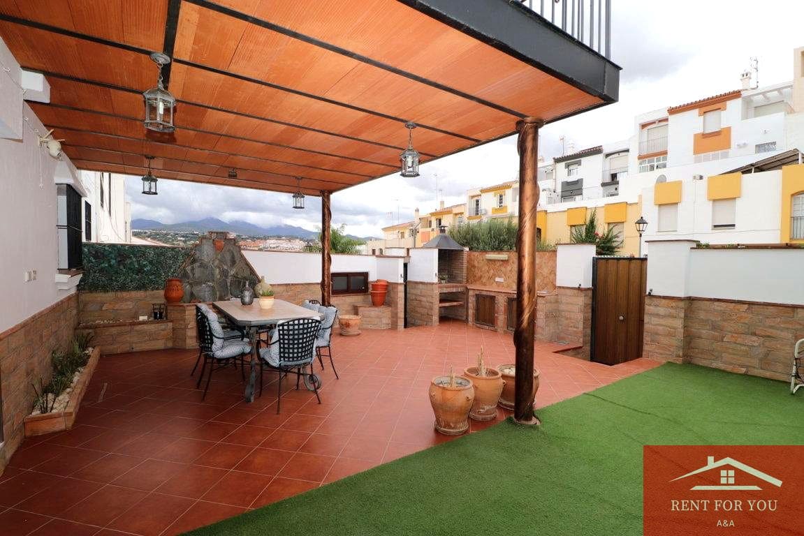 3 quarto Moradia para arrendar em Coin com garagem - 1 250 € (Ref: 9263891)