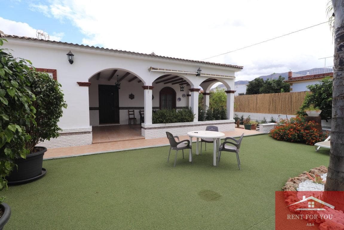 3 bedroom Villa for rent in Alhaurin el Grande with pool garage - € 1,800 (Ref: 9279789)