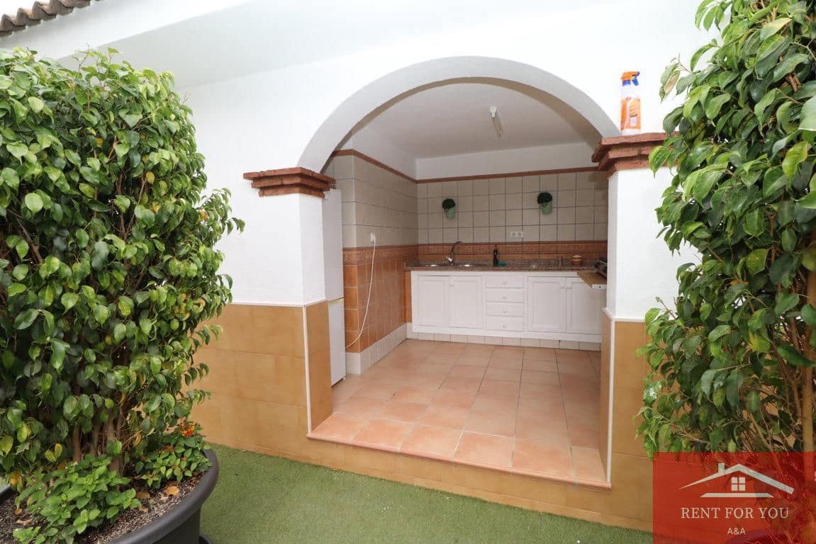 3 bedroom Villa for rent in Alhaurin el Grande with pool garage - € 1,800 (Ref: 9279789)