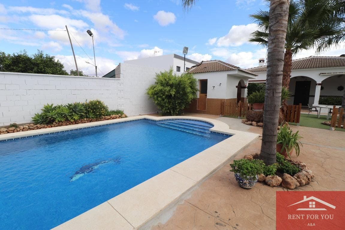 3 bedroom Villa for rent in Alhaurin el Grande with pool garage - € 1,800 (Ref: 9279789)