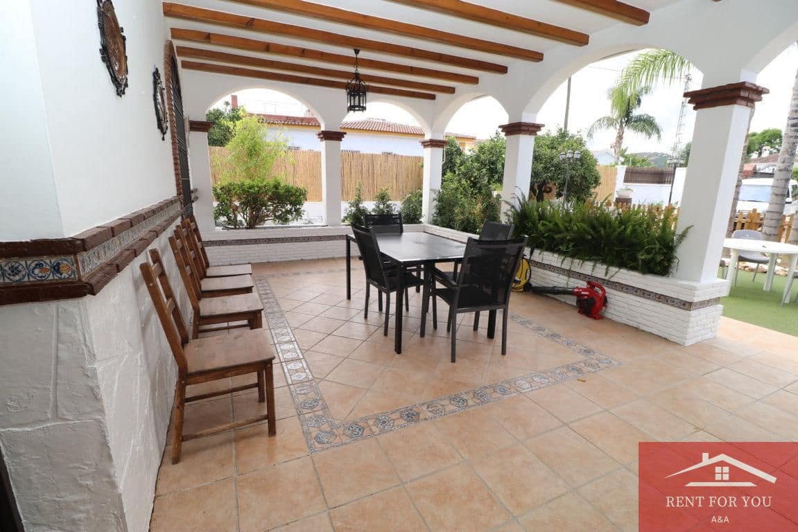 3 bedroom Villa for rent in Alhaurin el Grande with pool garage - € 1,800 (Ref: 9279789)