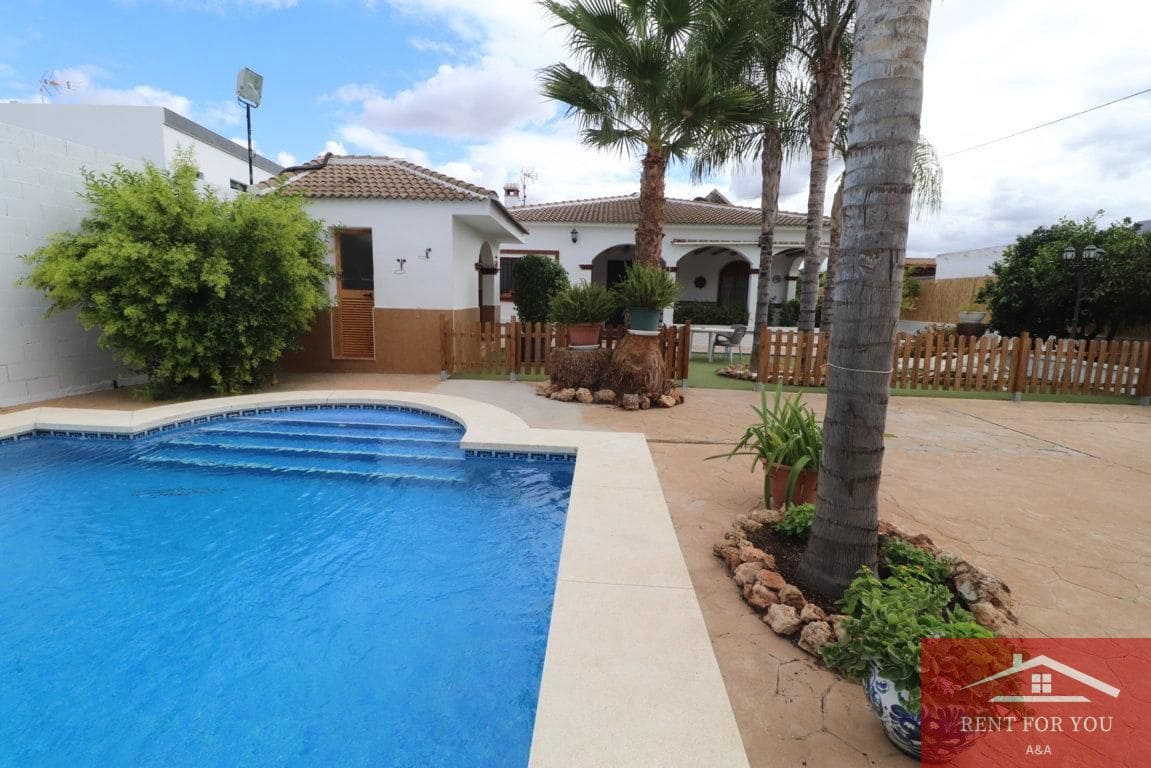 3 bedroom Villa for rent in Alhaurin el Grande with pool garage - € 1,800 (Ref: 9279789)