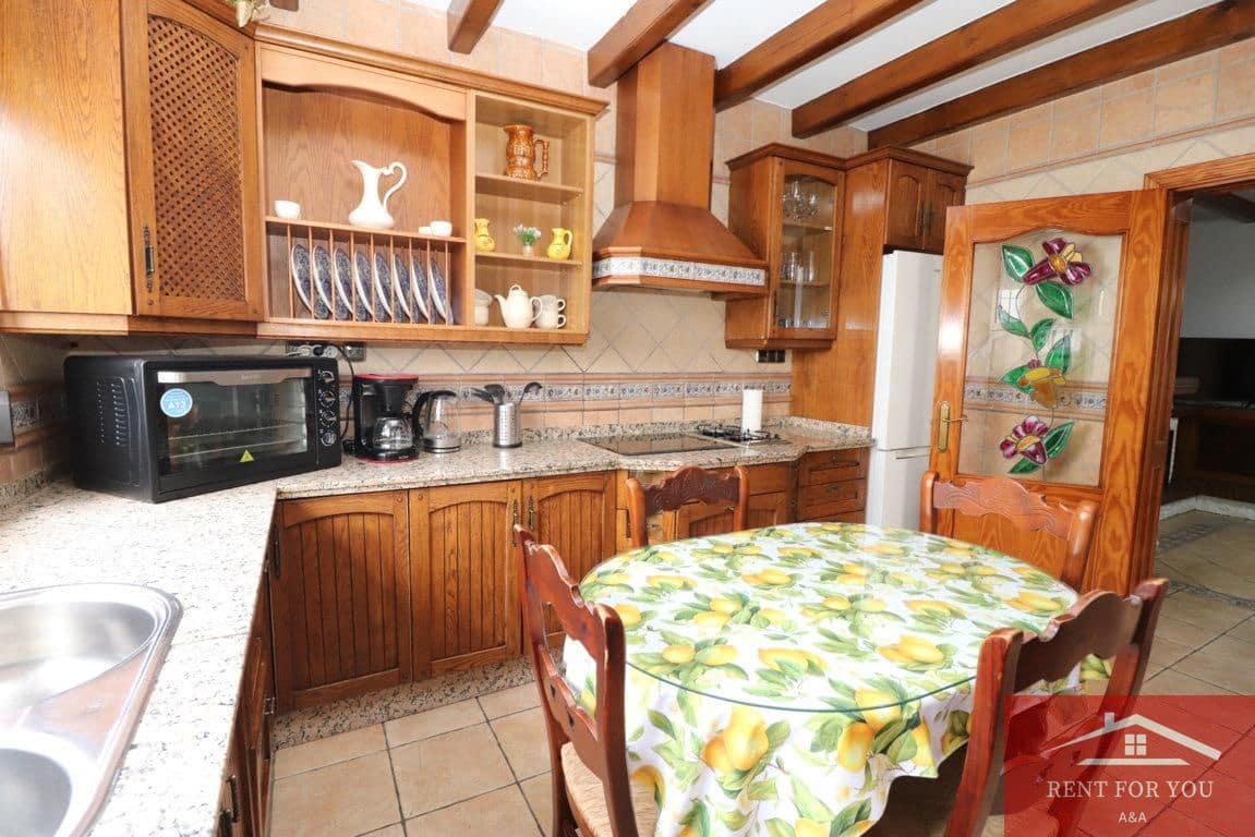 3 bedroom Villa for rent in Alhaurin el Grande with pool garage - € 1,800 (Ref: 9279789)