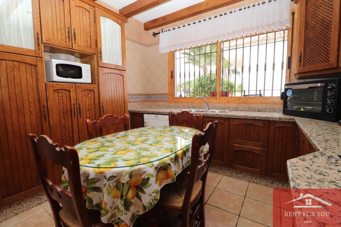 3 bedroom Villa for rent in Alhaurin el Grande with pool garage - € 1,800 (Ref: 9279789)