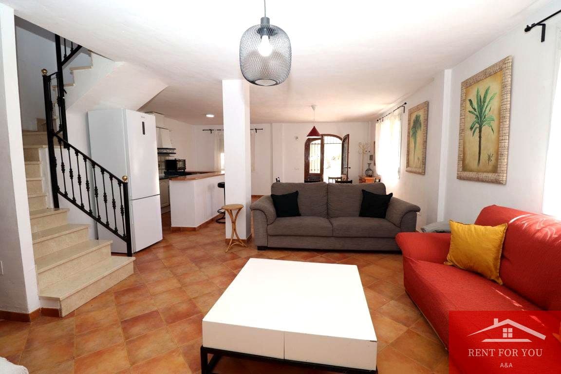 4 makuuhuone Huvila vuokrattavana paikassa Coin mukana uima-altaan - 1 600 € (Ref: 9311853)