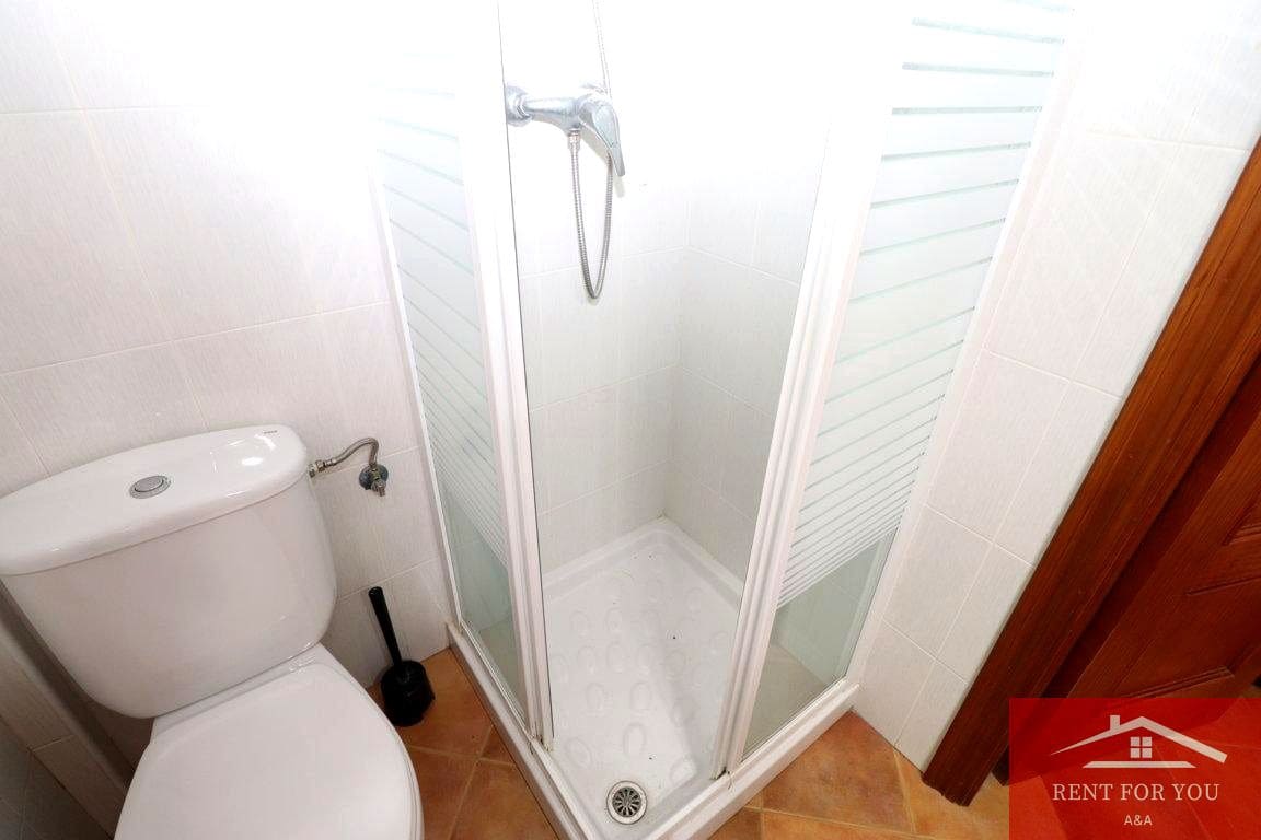 4 makuuhuone Huvila vuokrattavana paikassa Coin mukana uima-altaan - 1 600 € (Ref: 9311853)