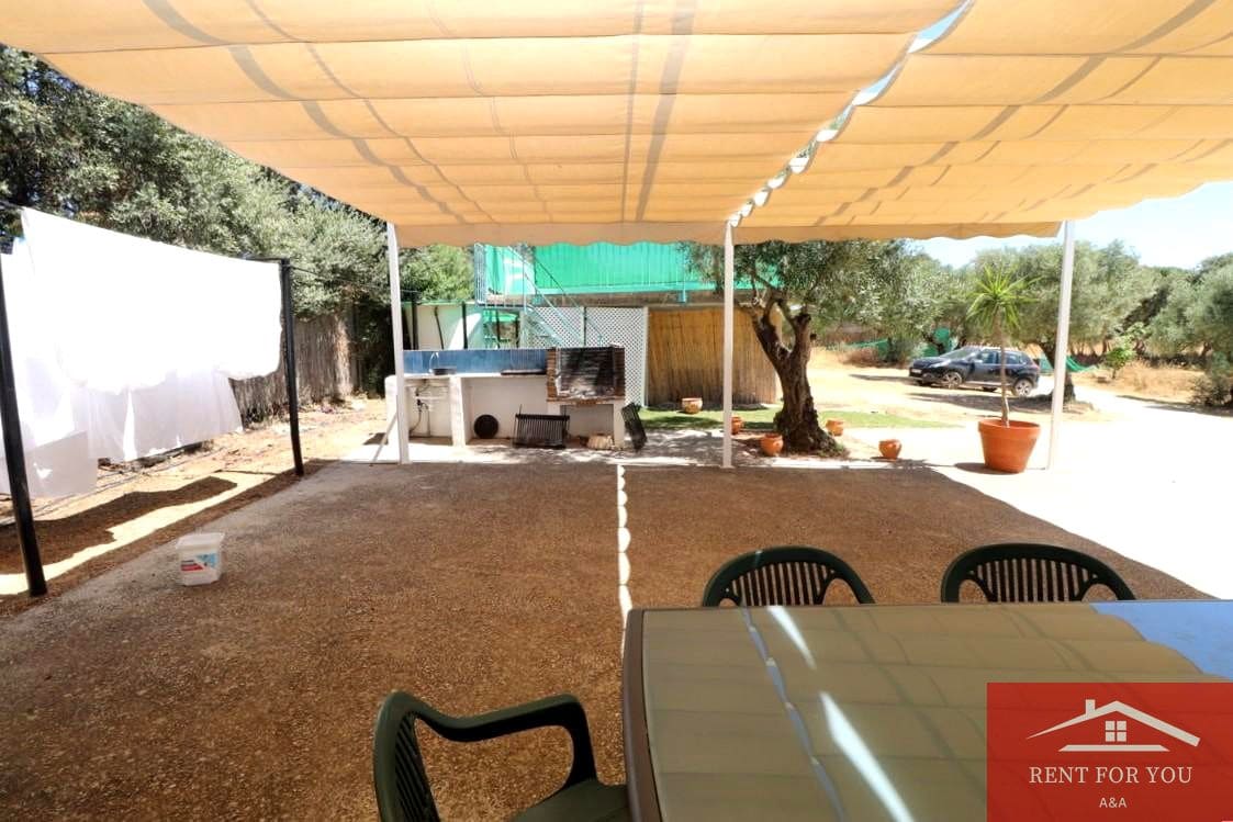 4 makuuhuone Huvila vuokrattavana paikassa Coin mukana uima-altaan - 1 600 € (Ref: 9311853)