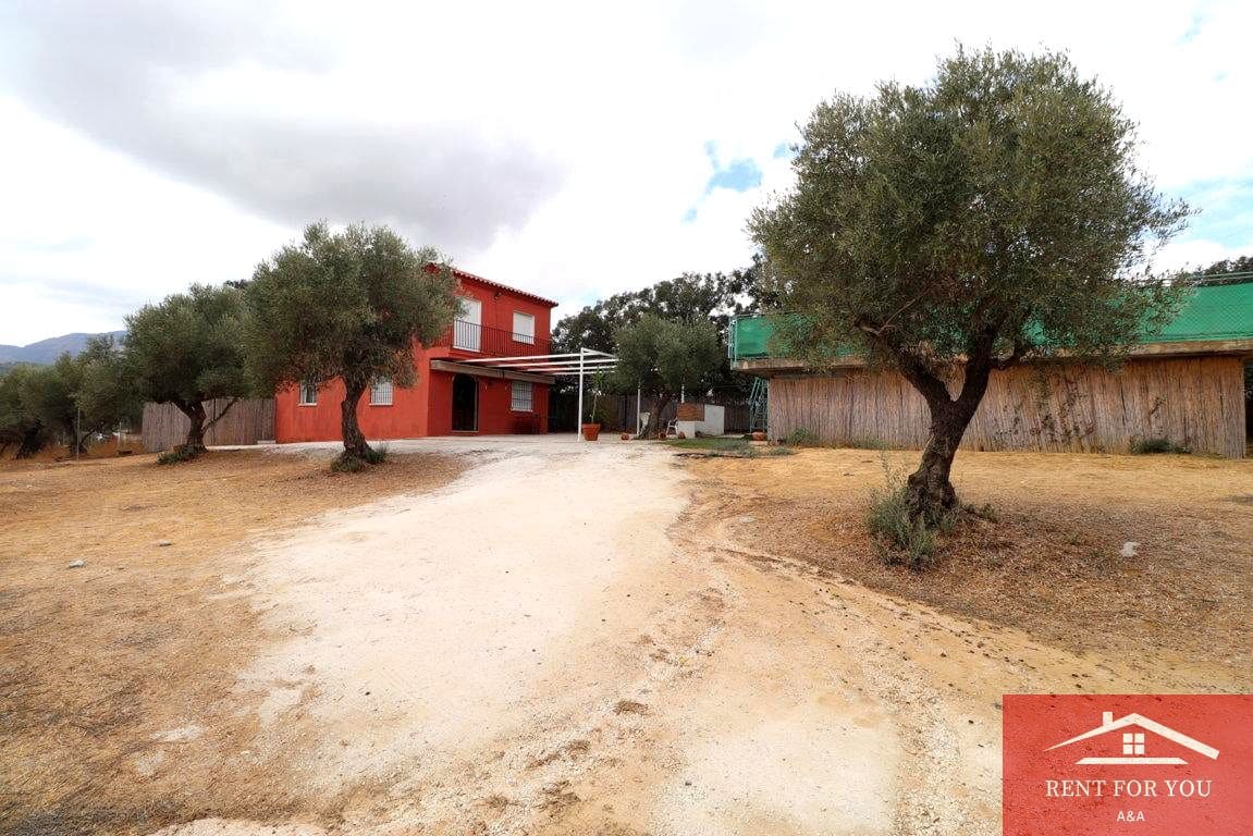 4 makuuhuone Huvila vuokrattavana paikassa Coin mukana uima-altaan - 1 600 € (Ref: 9311853)