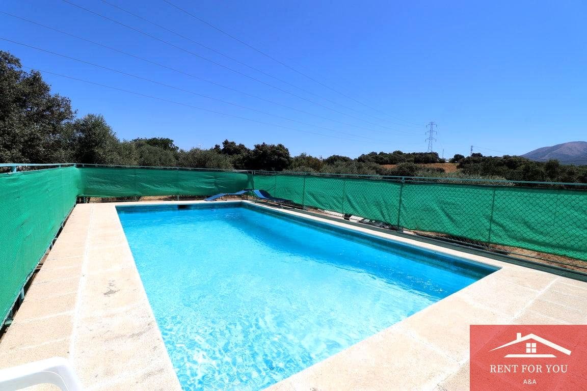 4 makuuhuone Huvila vuokrattavana paikassa Coin mukana uima-altaan - 1 600 € (Ref: 9311853)