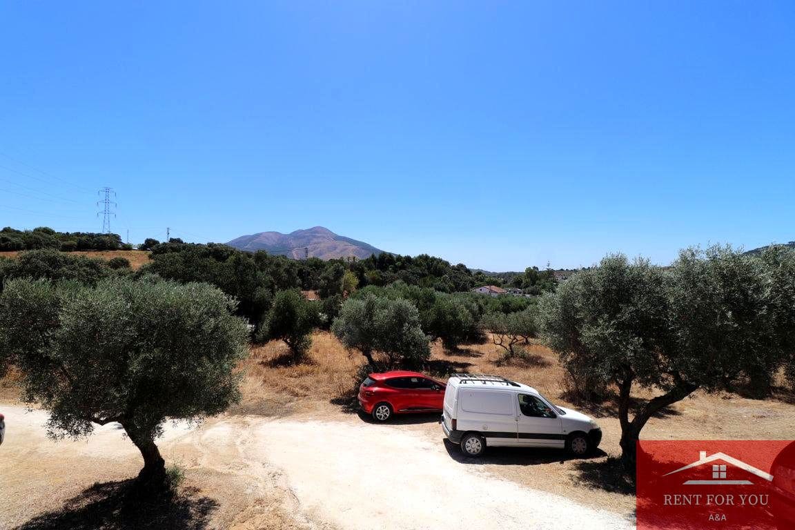 4 makuuhuone Huvila vuokrattavana paikassa Coin mukana uima-altaan - 1 600 € (Ref: 9311853)