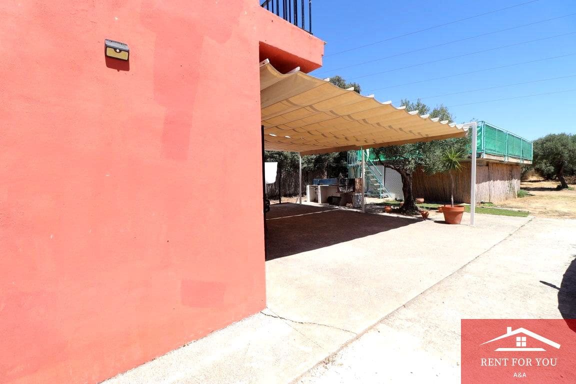 4 makuuhuone Huvila vuokrattavana paikassa Coin mukana uima-altaan - 1 600 € (Ref: 9311853)