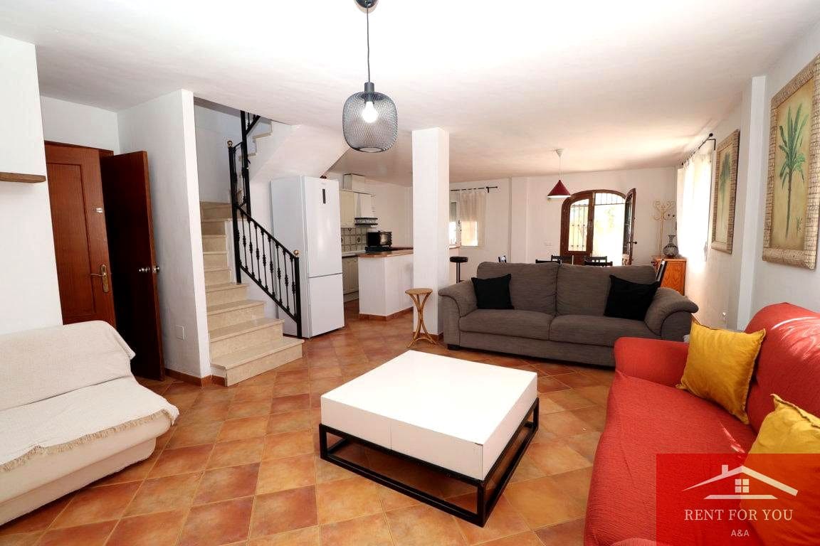 4 makuuhuone Huvila vuokrattavana paikassa Coin mukana uima-altaan - 1 600 € (Ref: 9311853)