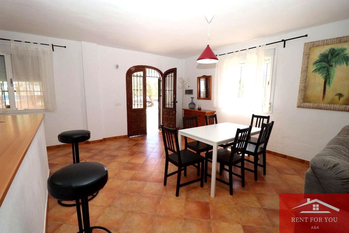 4 makuuhuone Huvila vuokrattavana paikassa Coin mukana uima-altaan - 1 600 € (Ref: 9311853)