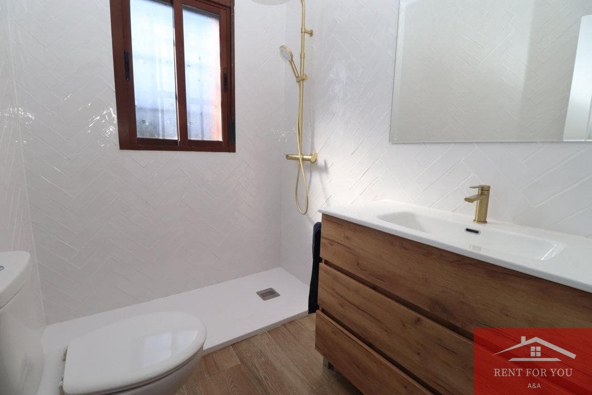 3 makuuhuone Huvila vuokrattavana paikassa Coin mukana uima-altaan - 1 800 € (Ref: 9374085)