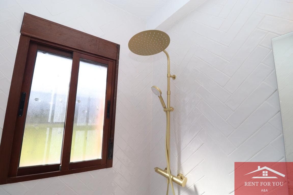 3 makuuhuone Huvila vuokrattavana paikassa Coin mukana uima-altaan - 1 800 € (Ref: 9374085)