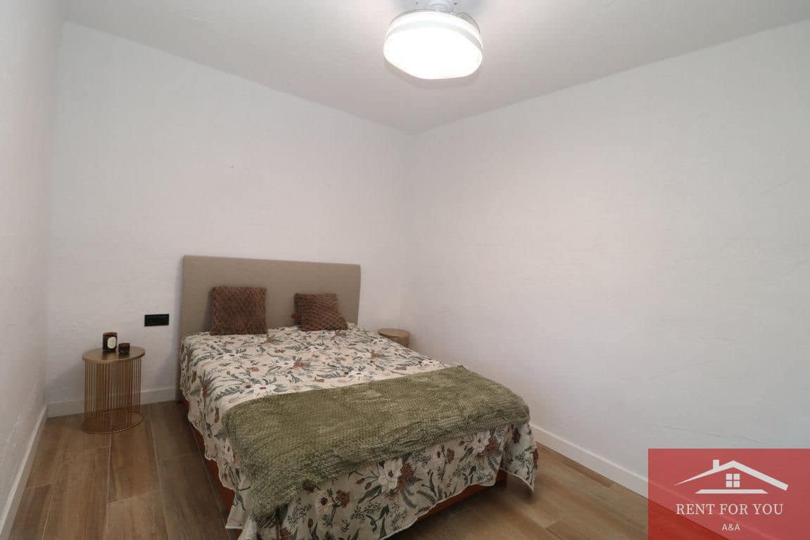 3 makuuhuone Huvila vuokrattavana paikassa Coin mukana uima-altaan - 1 800 € (Ref: 9374085)