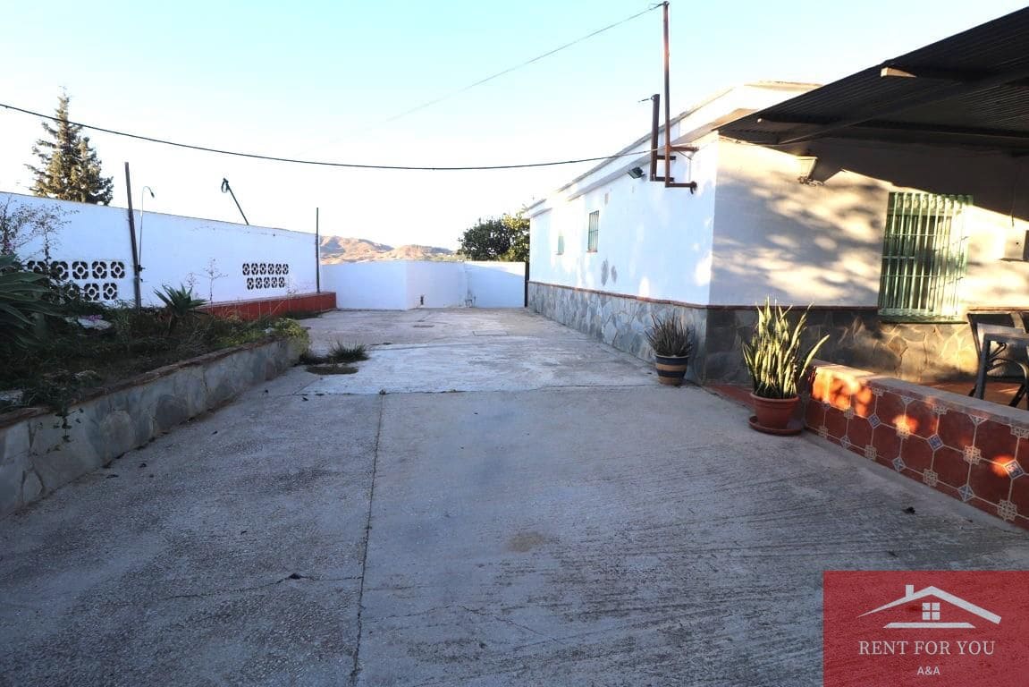 3 makuuhuone Huvila vuokrattavana paikassa Alhaurin de la Torre - 1 100 € (Ref: 9379526)