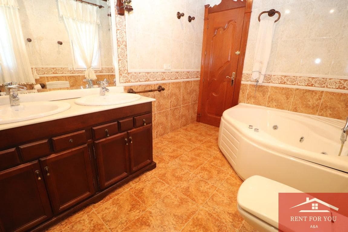 3 sypialnia Mieszkanie do wynajęcia w Alhaurin el Grande - 1 200 € (Ref: 9400067)