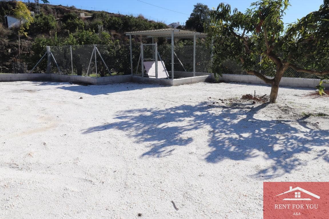 2 bedroom Villa for rent in Alhaurin el Grande - € 700 (Ref: 9405903)