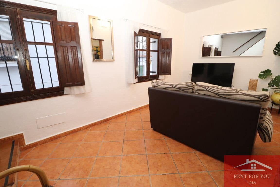 2 bedroom Villa for rent in Alhaurin el Grande - € 800 (Ref: 9436585)