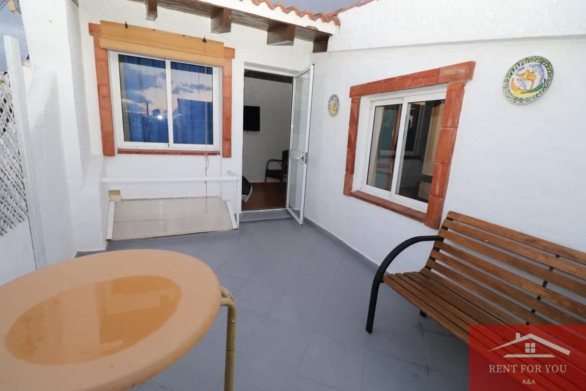 2 bedroom Villa for rent in Alhaurin el Grande - € 800 (Ref: 9436585)