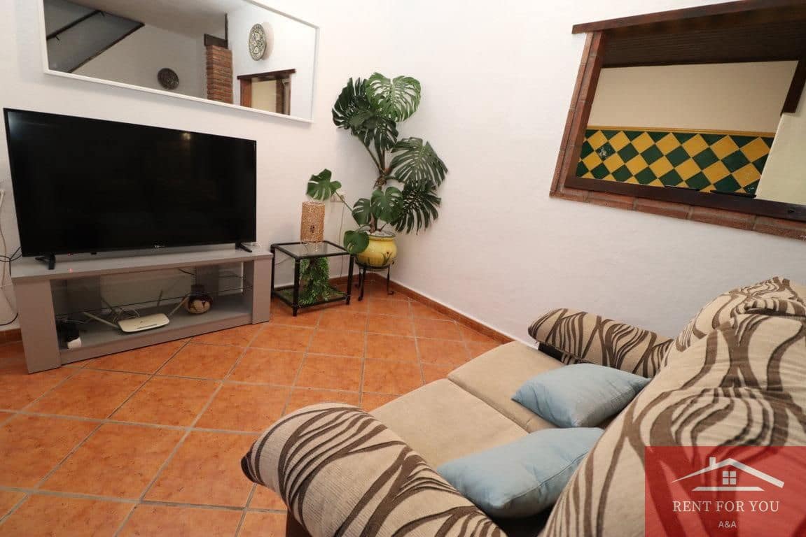 2 bedroom Villa for rent in Alhaurin el Grande - € 800 (Ref: 9436585)