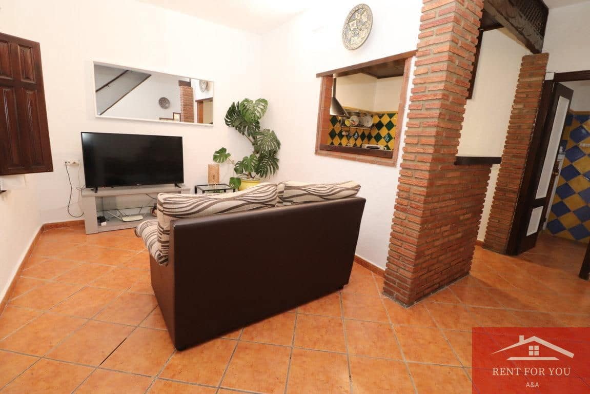 2 bedroom Villa for rent in Alhaurin el Grande - € 800 (Ref: 9436585)