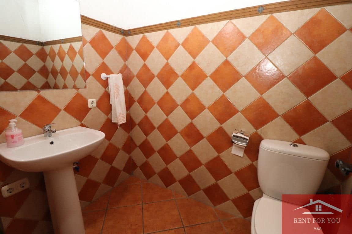 2 bedroom Villa for rent in Alhaurin el Grande - € 800 (Ref: 9436585)