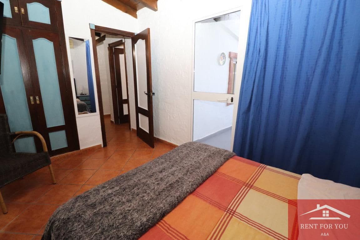 2 bedroom Villa for rent in Alhaurin el Grande - € 800 (Ref: 9436585)