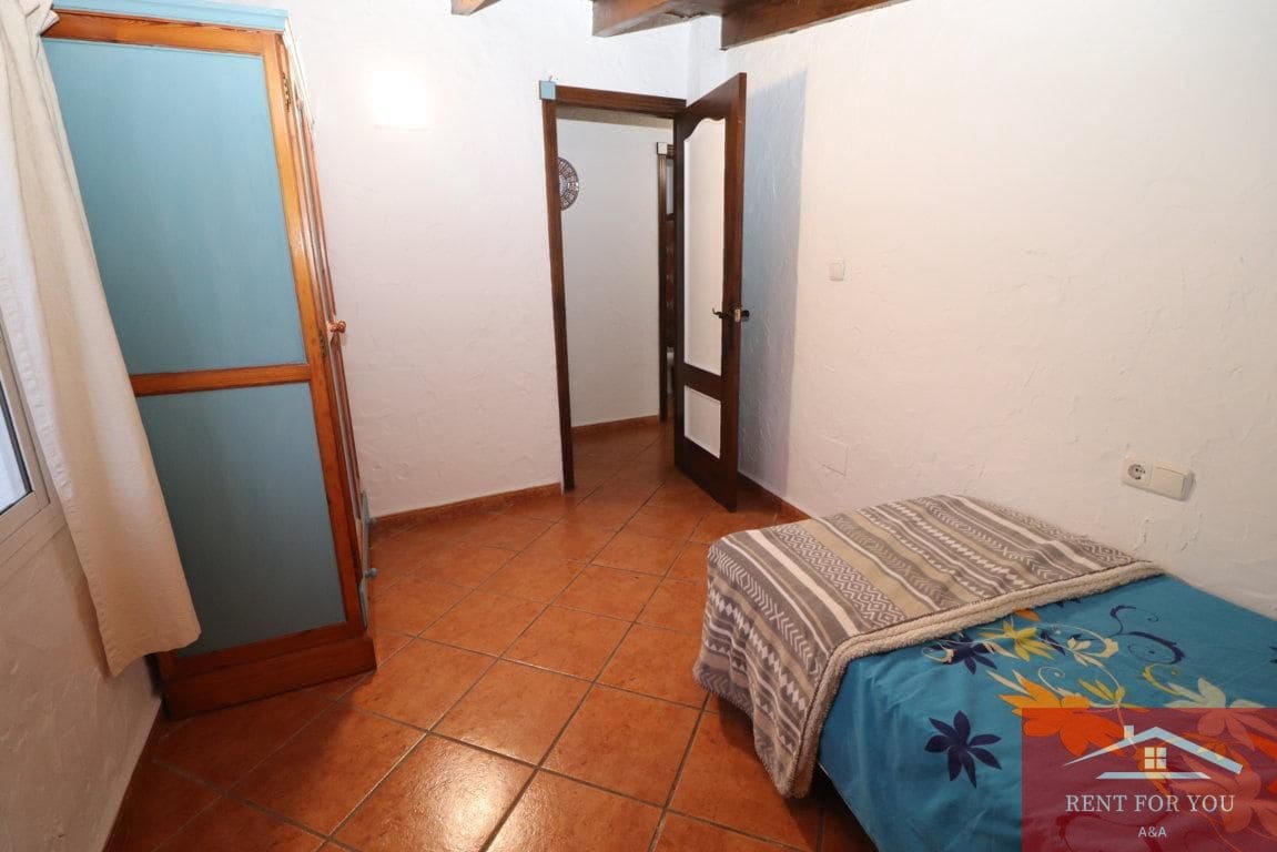 2 bedroom Villa for rent in Alhaurin el Grande - € 800 (Ref: 9436585)