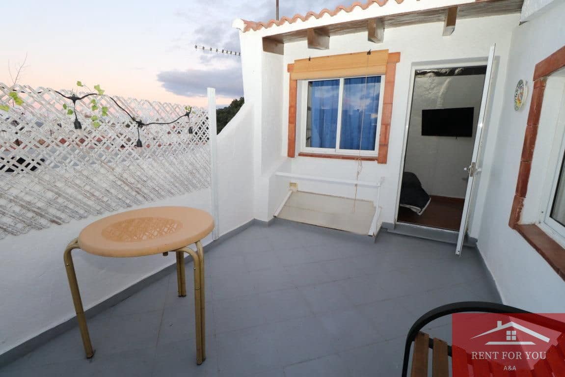 2 bedroom Villa for rent in Alhaurin el Grande - € 800 (Ref: 9436585)