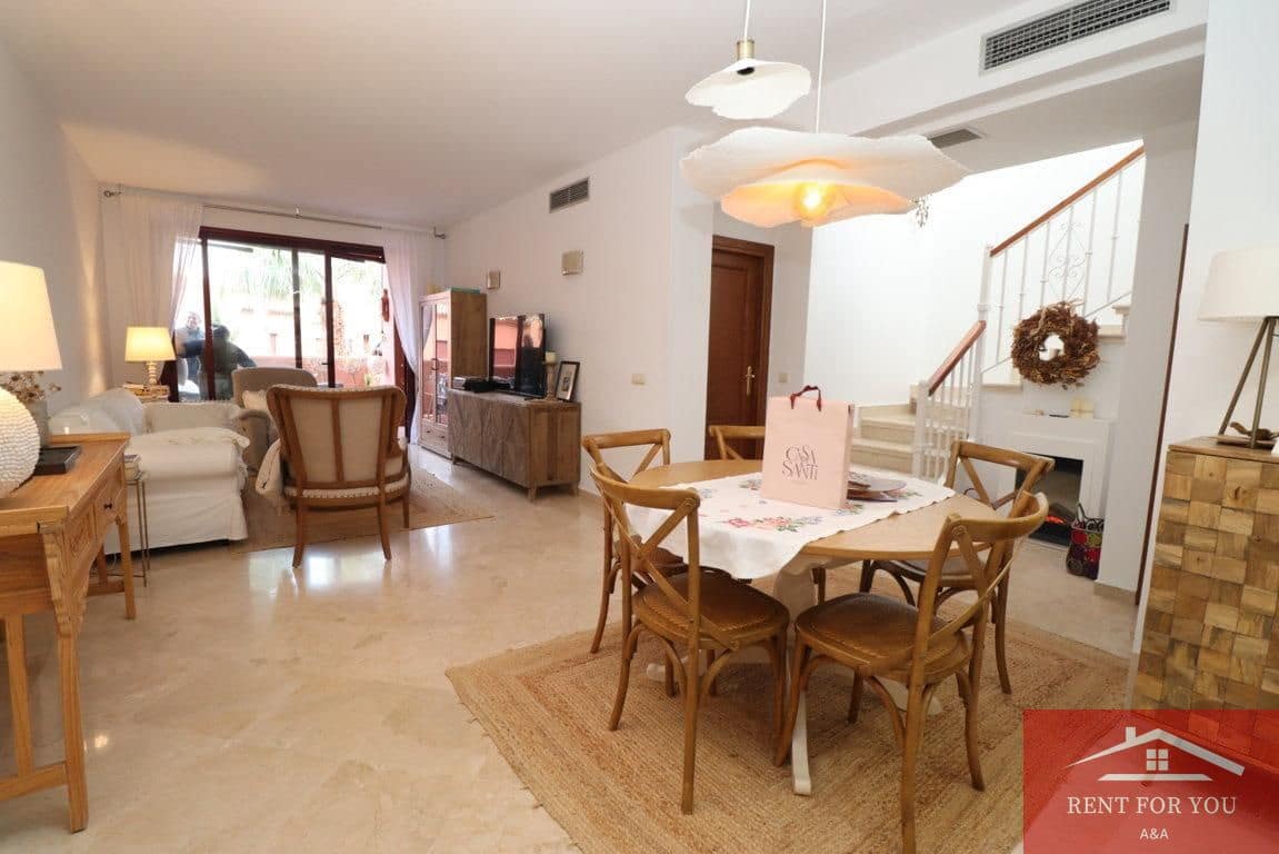 3 quarto Apartamento para arrendar em Marbella com piscina garagem - 3 000 € (Ref: 9450920)