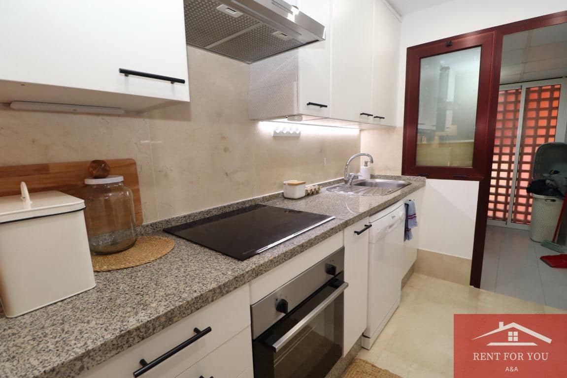 3 quarto Apartamento para arrendar em Marbella com piscina garagem - 3 000 € (Ref: 9450920)