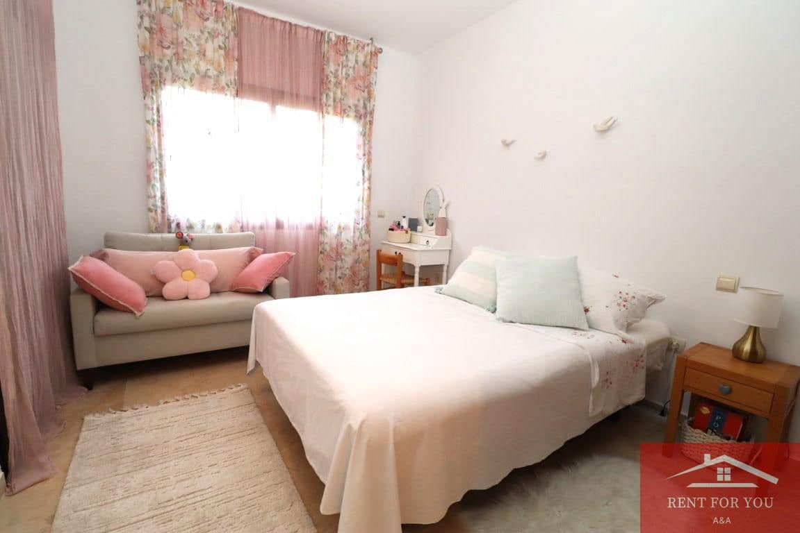 3 quarto Apartamento para arrendar em Marbella com piscina garagem - 3 000 € (Ref: 9450920)