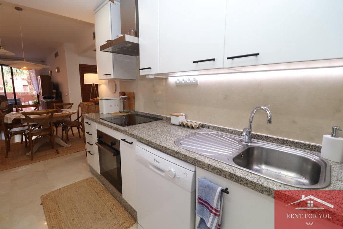 3 quarto Apartamento para arrendar em Marbella com piscina garagem - 3 000 € (Ref: 9450920)